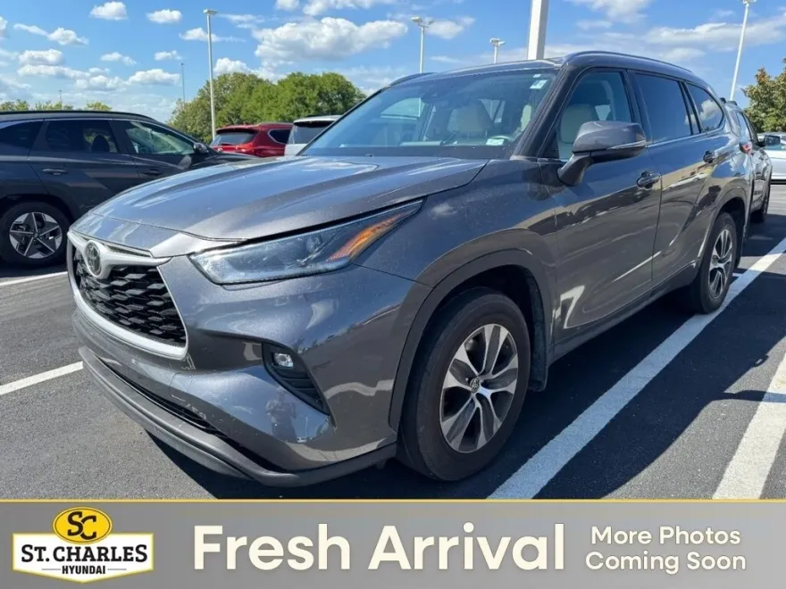 2021 Toyota Highlander XLE photo 1