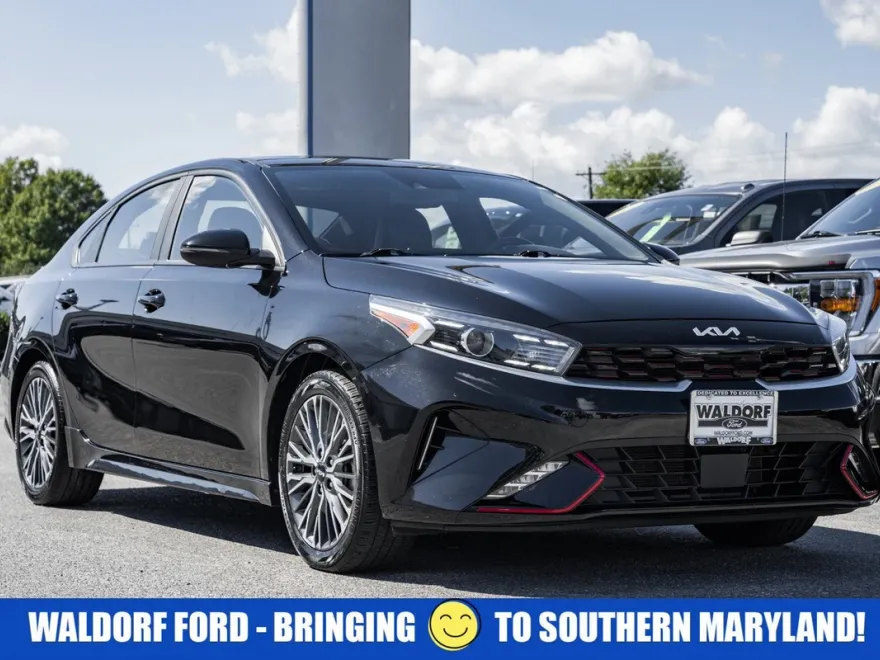 2023 Kia Forte GT-Line photo 1