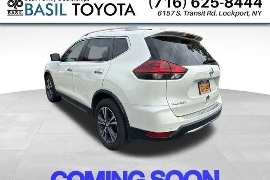 2019 Nissan Rogue SV photo 1