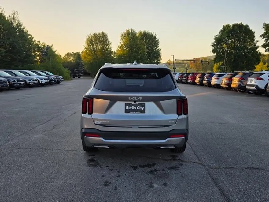 2025 Kia Sorento Hybrid EX photo 1