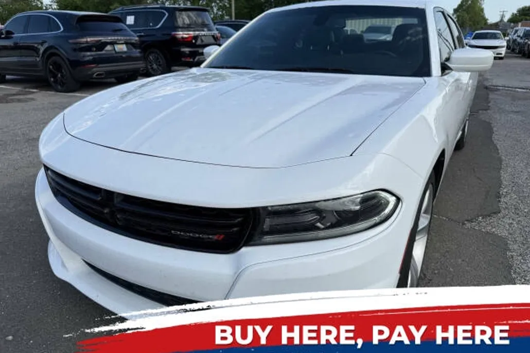 2017 Dodge Charger SXT photo 1