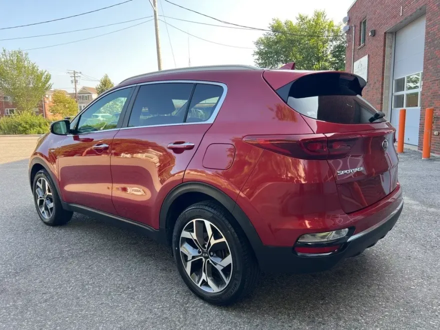 2021 Kia Sportage EX photo 1