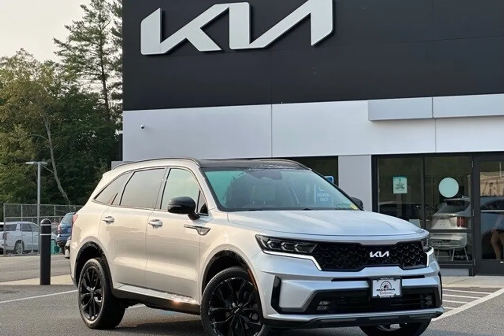 2022 Kia Sorento SX photo 1