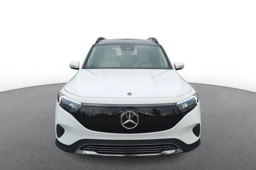 2025 Mercedes Benz EQB 300 4MATIC photo 1