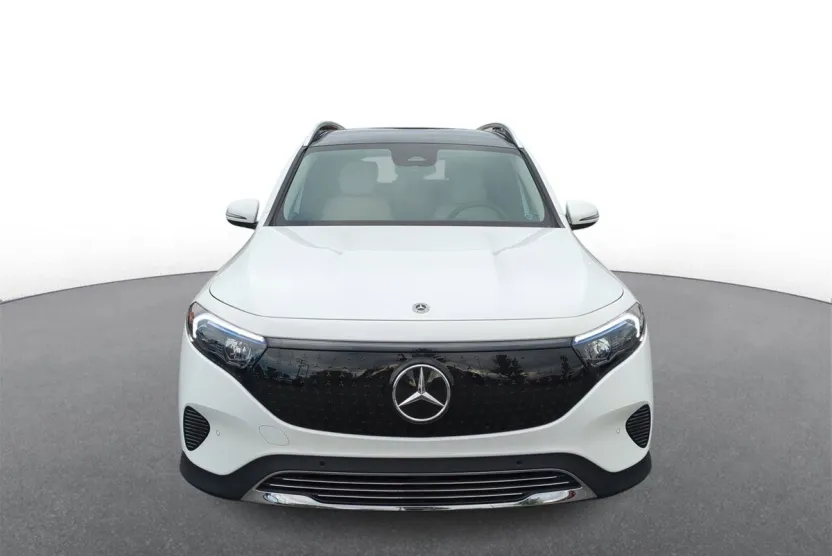 2025 Mercedes Benz EQB 300 4MATIC photo 1