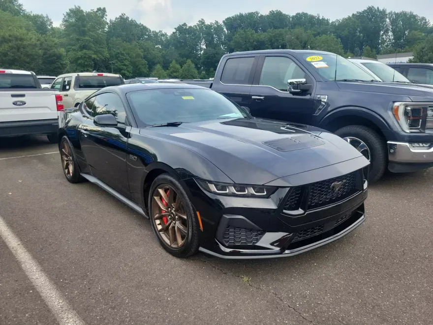 2024 Ford Mustang GT Premium photo 1
