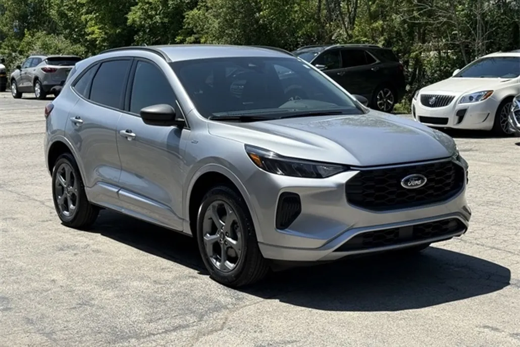 2024 Ford Escape ST-Line photo 1