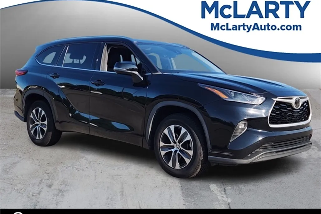2021 Toyota Highlander XLE photo 1