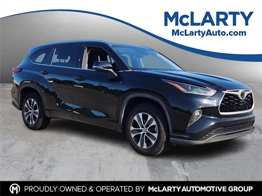 2021 Toyota Highlander XLE photo 1