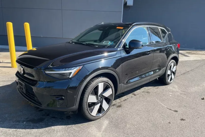 2023 Volvo XC40 Recharge Ultimate photo 1