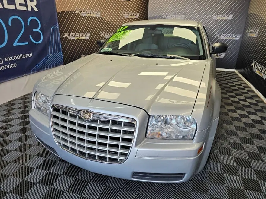 2007 Chrysler 300 Base photo 1