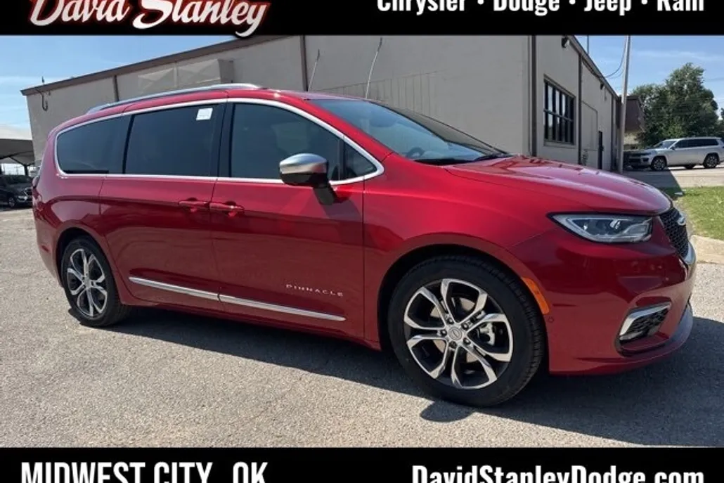 2026 Chrysler Pacifica Pinnacle photo 1