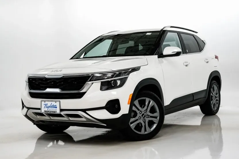 2023 Kia Seltos S photo 1