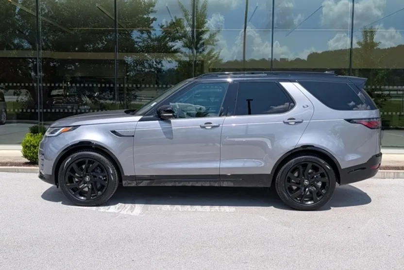 2025 Land Rover Discovery SE photo 1