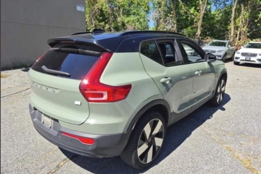 2023 Volvo XC40 Recharge Ultimate photo 1