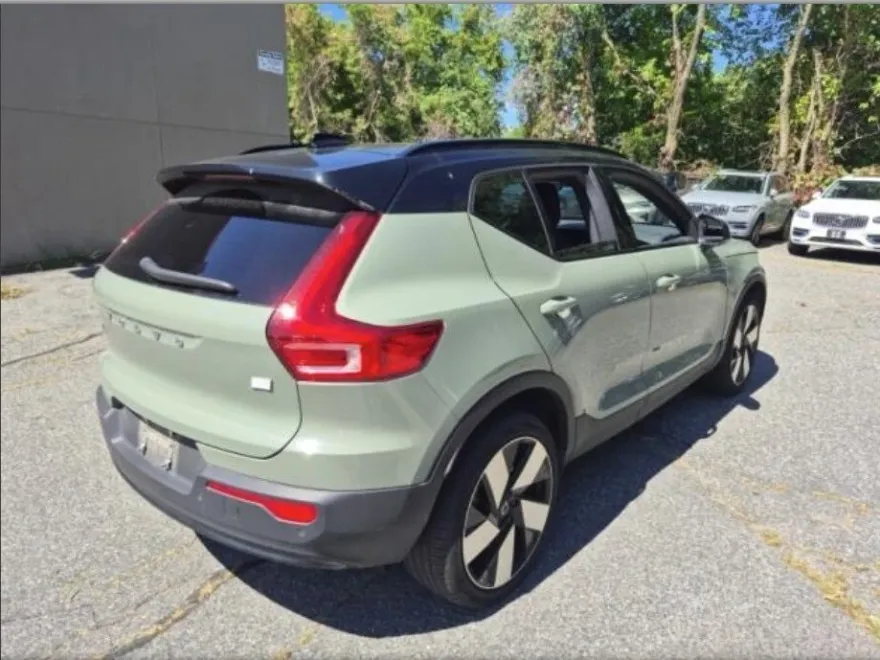2023 Volvo XC40 Recharge Ultimate photo 1