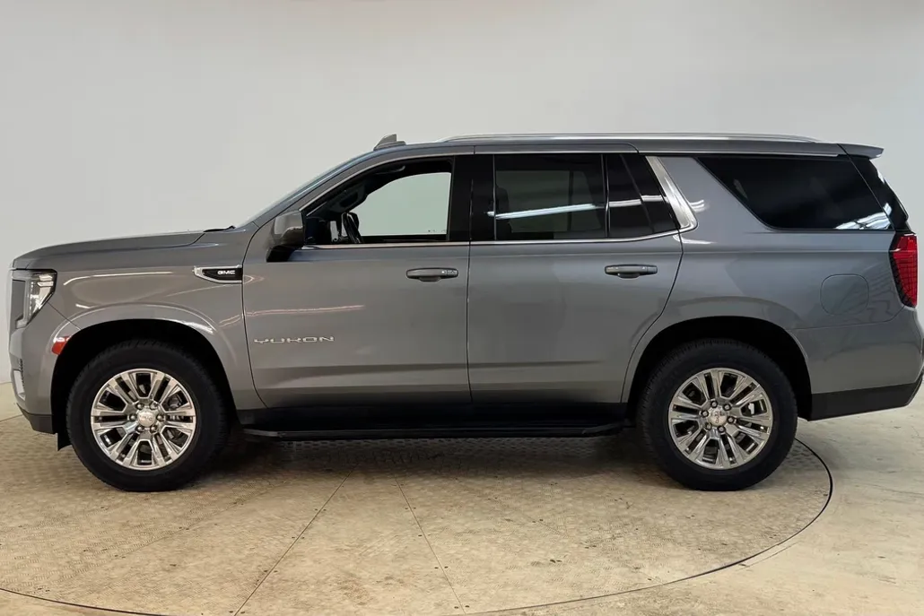 2022 Gmc Yukon SLE photo 1