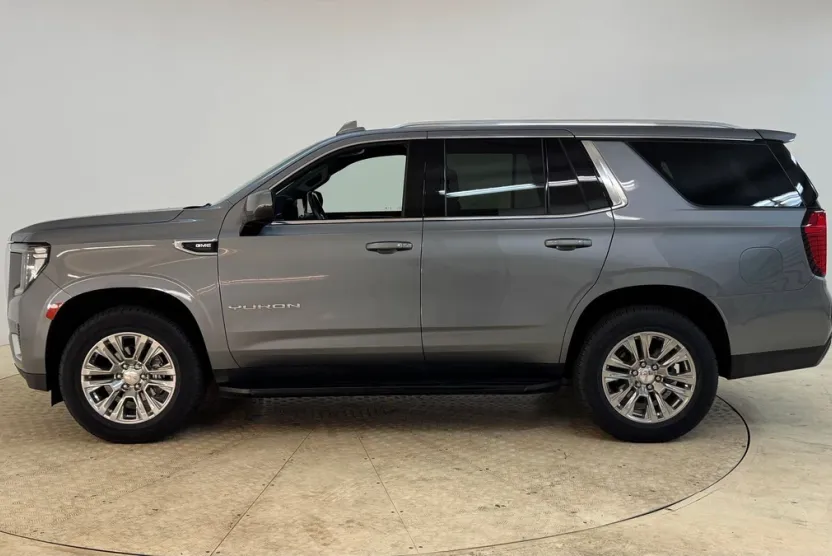 2022 Gmc Yukon SLE photo 1