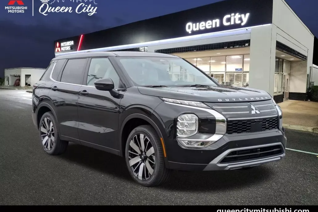 2025 Mitsubishi Outlander SE photo 1