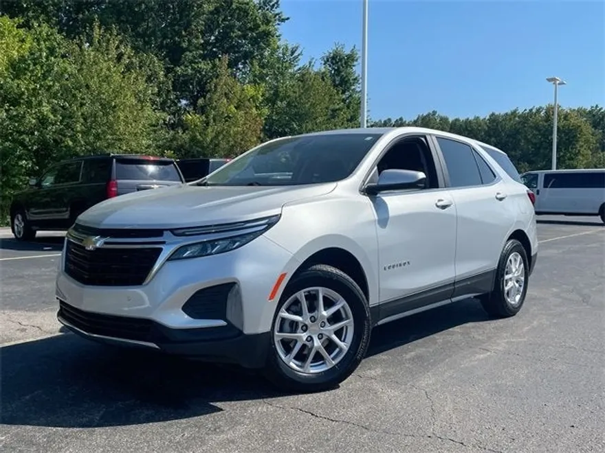 2022 Chevrolet Equinox LT photo 1