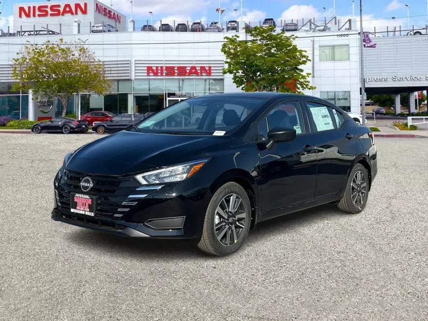 2025 Nissan Versa 1.6 S photo 1