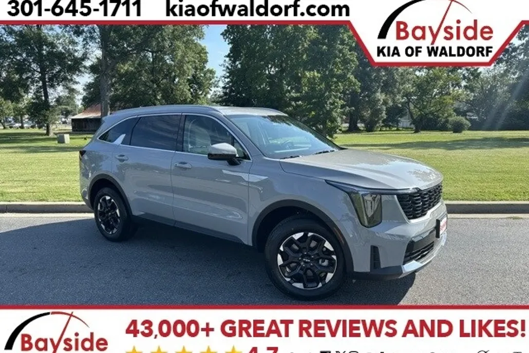 2025 Kia Sorento S photo 1