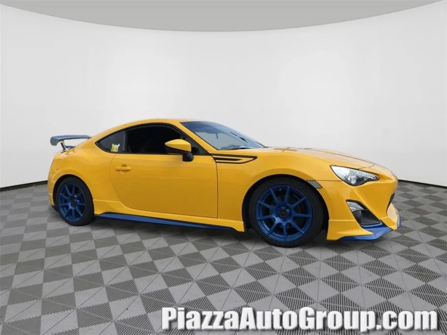 2015 Scion FR-S photo 1