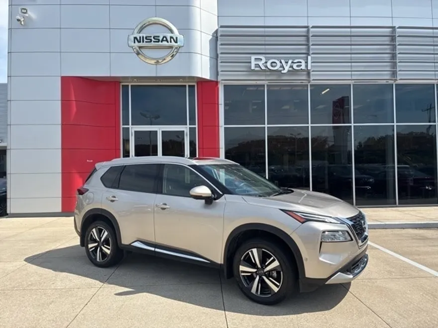 2023 Nissan Rogue Platinum photo 1