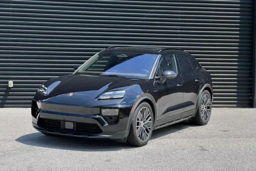 2024 Porsche Macan 4 Electric photo 1