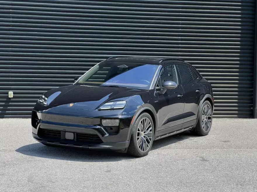 2024 Porsche Macan 4 Electric photo 1