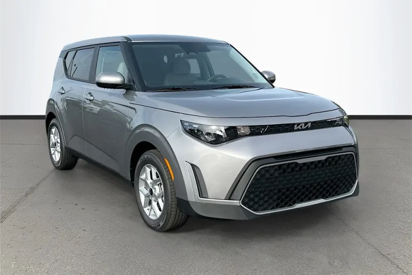 2025 Kia Soul LX photo 1