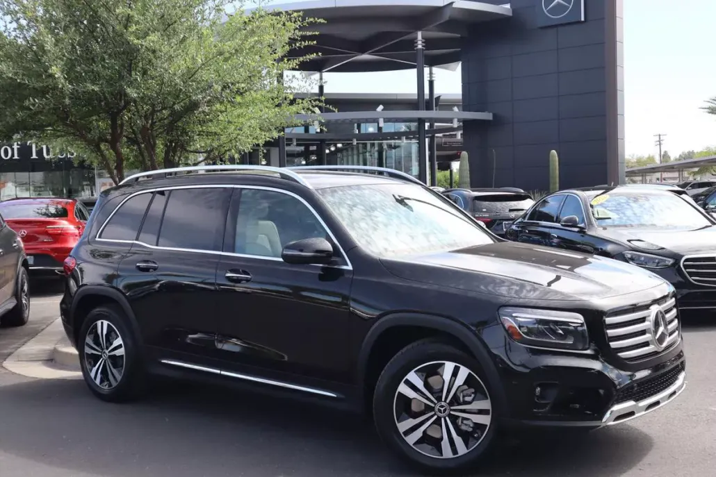 2025 Mercedes Benz GLB 250 photo 1