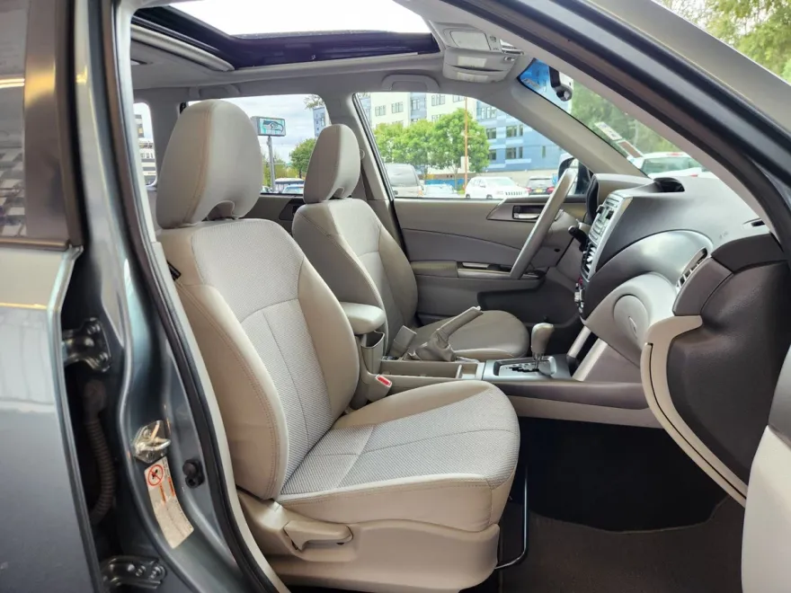 2011 Subaru Forester 2.5X Premium photo 1