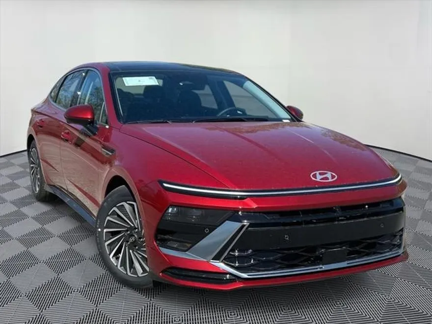 2025 Hyundai Sonata Hybrid Limited photo 1