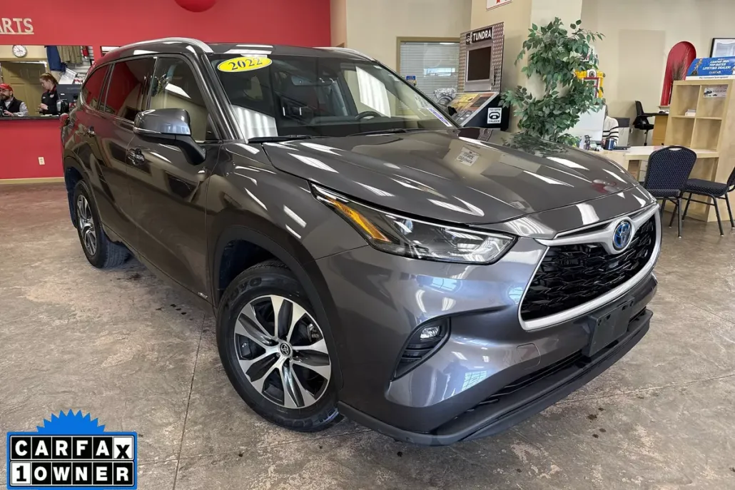 2022 Toyota Highlander Hybrid XLE photo 1