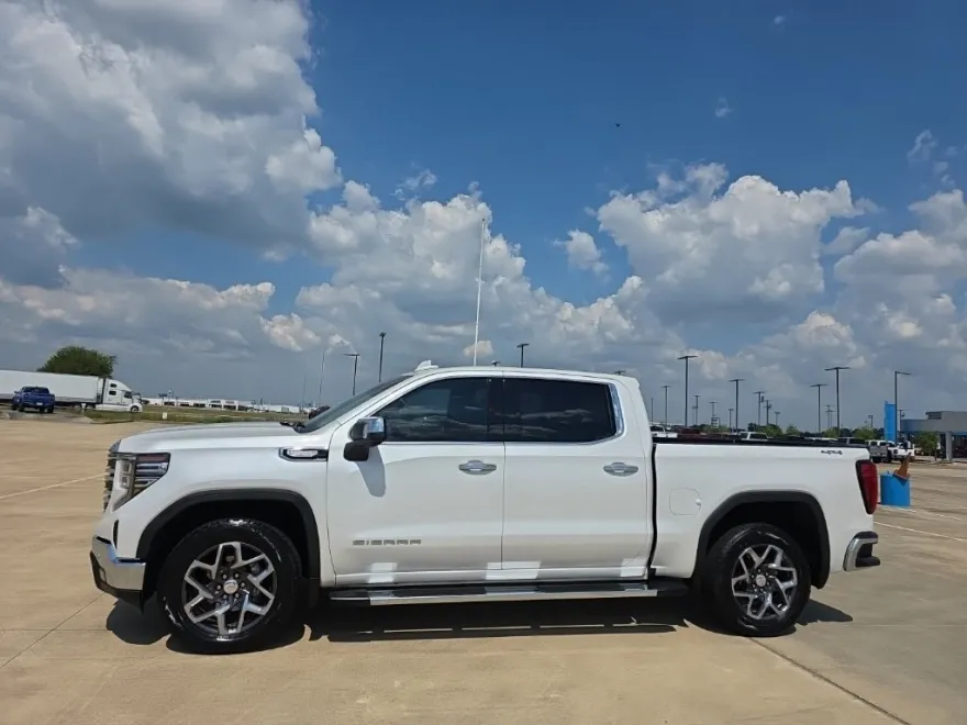 2024 Gmc Sierra 1500 SLT photo 1