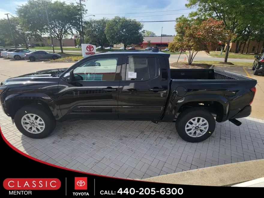 2025 Toyota Tacoma SR5 4x4 Double Cab photo 1