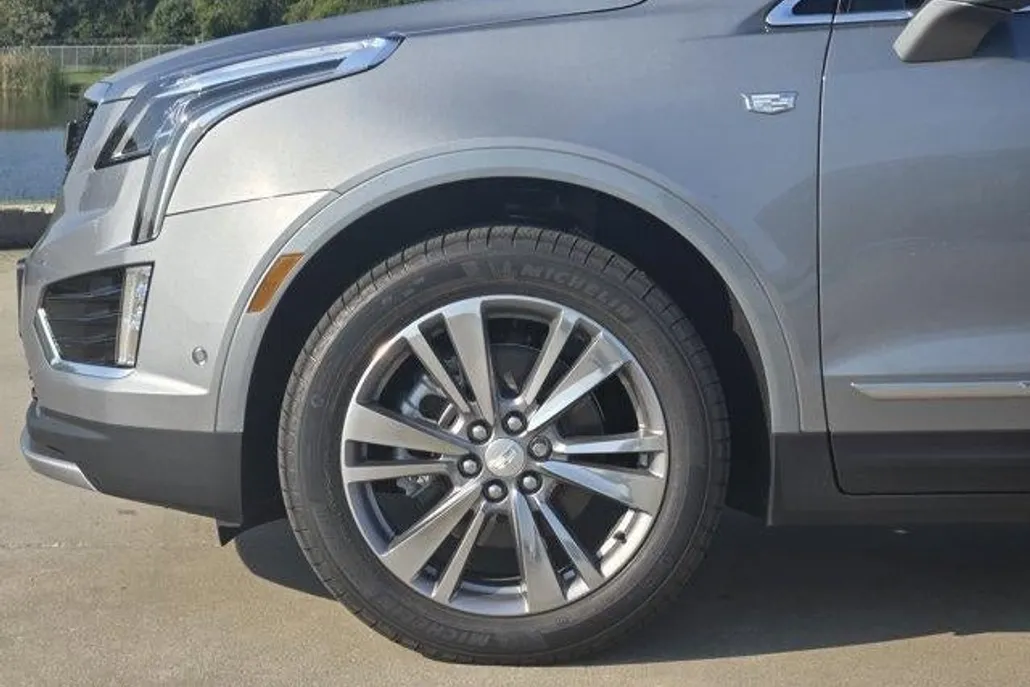 2025 Cadillac XT5 Premium Luxury photo 1
