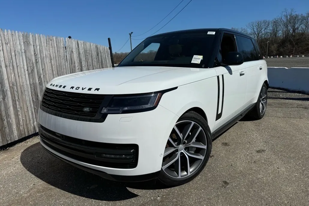 2025 Land Rover Range Rover SE photo 1