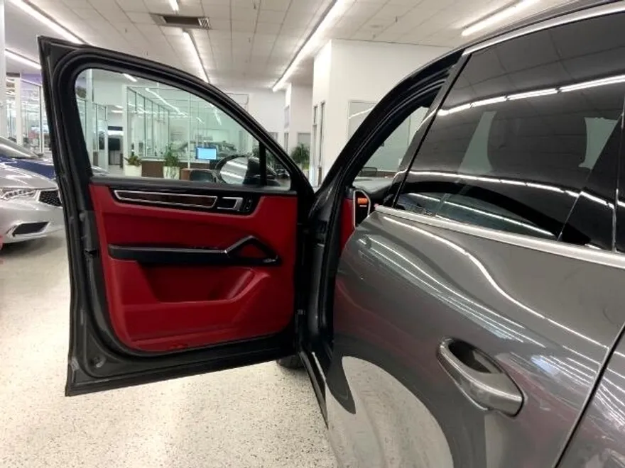 2019 Porsche Cayenne photo 27