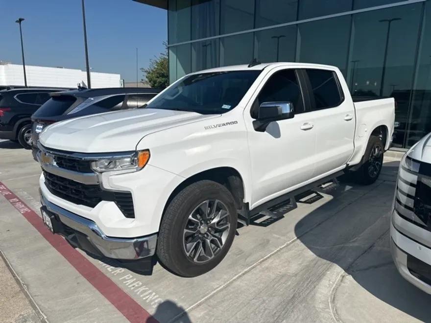 2023 Chevrolet Silverado 1500 LT photo 1