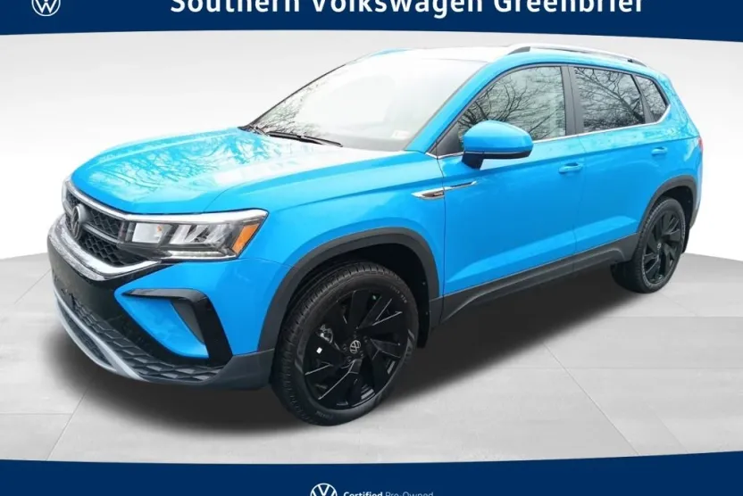 2024 Volkswagen Taos SE photo 1