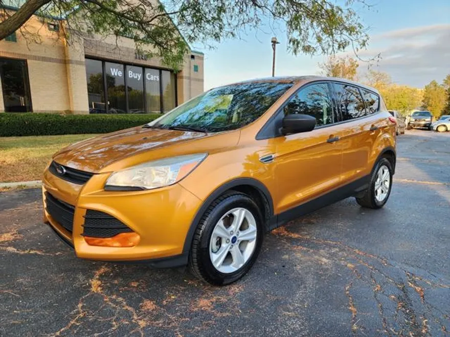 2016 Ford Escape S photo 1