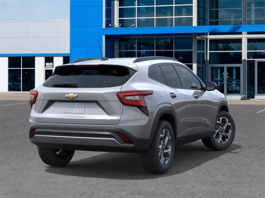 2025 Chevrolet Trax LT photo 1