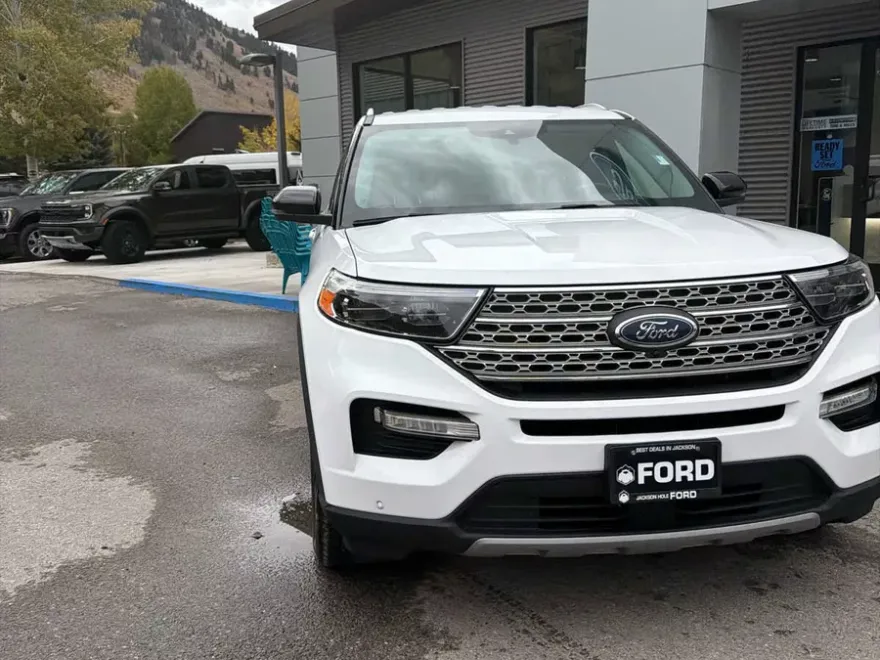 2022 Ford Explorer Limited photo 1
