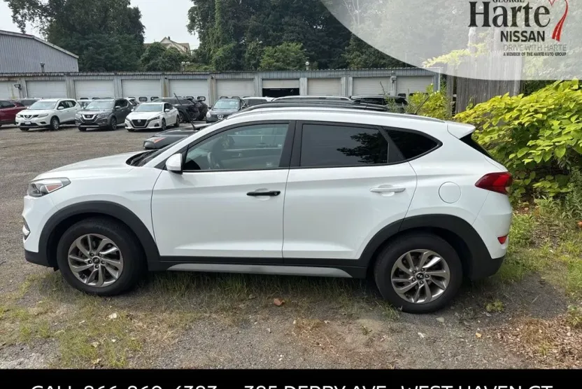 2017 Hyundai Tucson SE photo 1