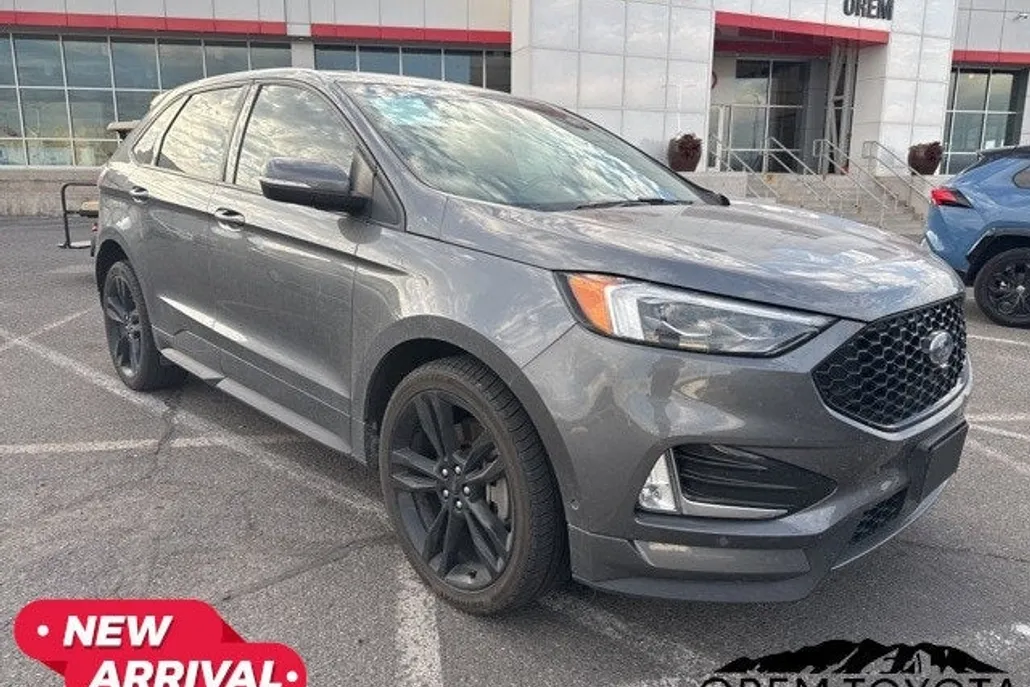 2022 Ford Edge ST photo 1