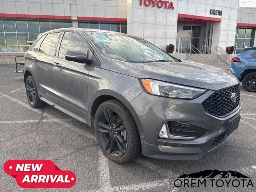 2022 Ford Edge ST photo 1