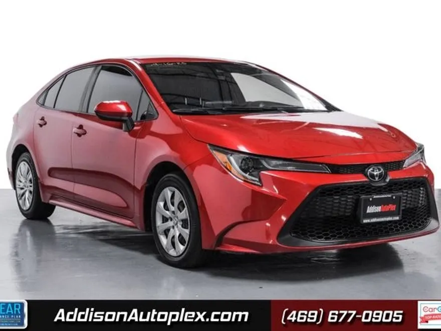 2021 Toyota Corolla LE photo 1