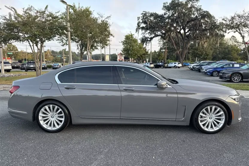 2022 Bmw 740Li photo 1